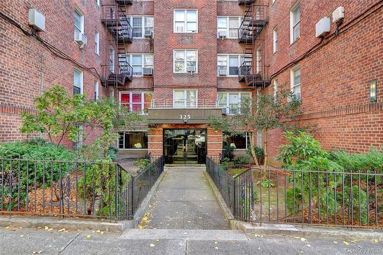 325 E 201st Street #3J