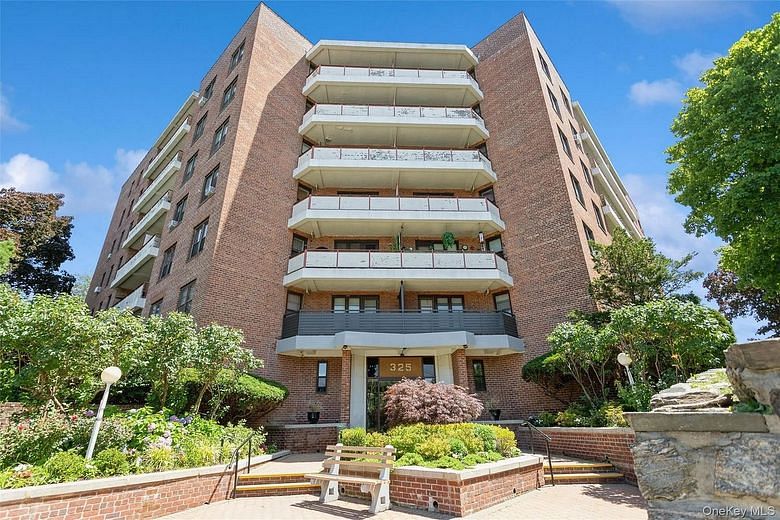325 King Street #3I