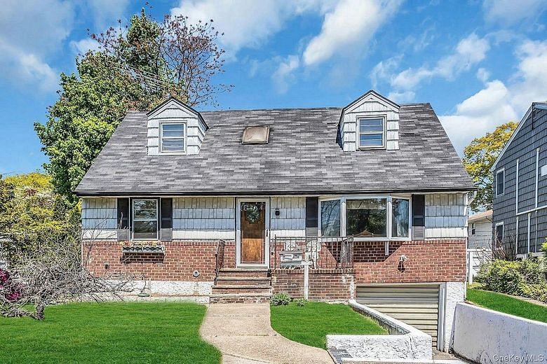 325 N Service Road