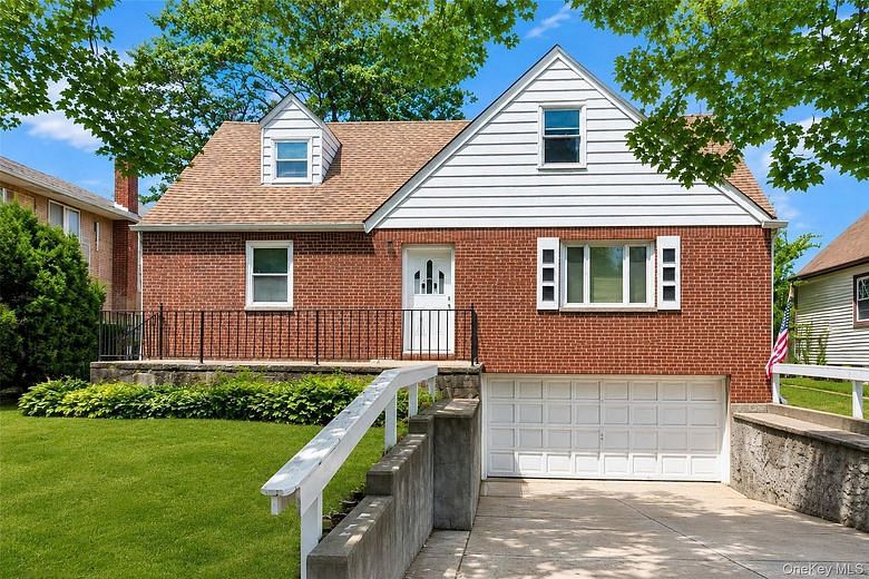 325 W Valley Stream Boulevard