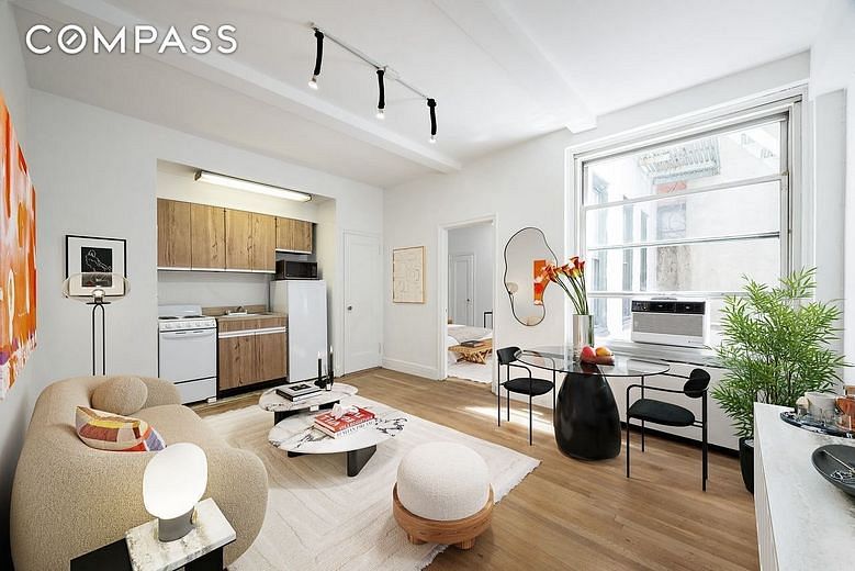 325 West 45th Street #108