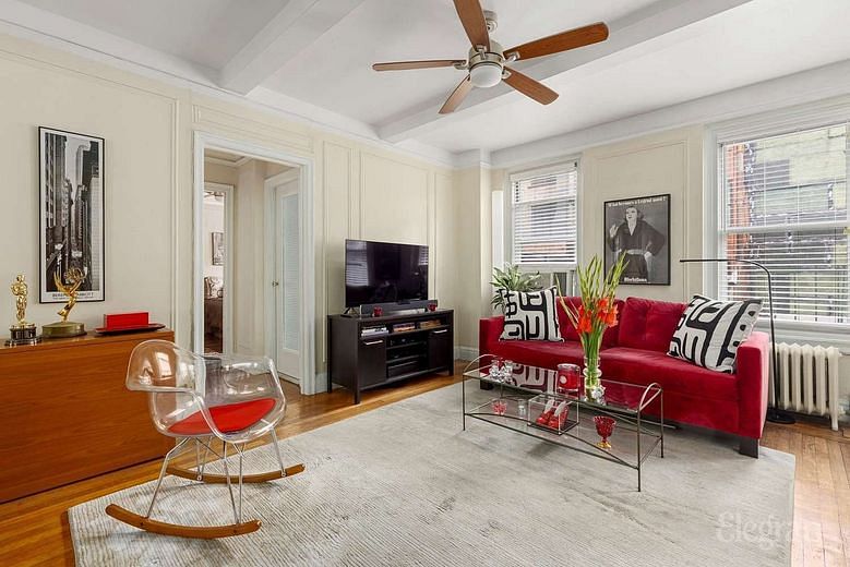 325 West 45th Street #319