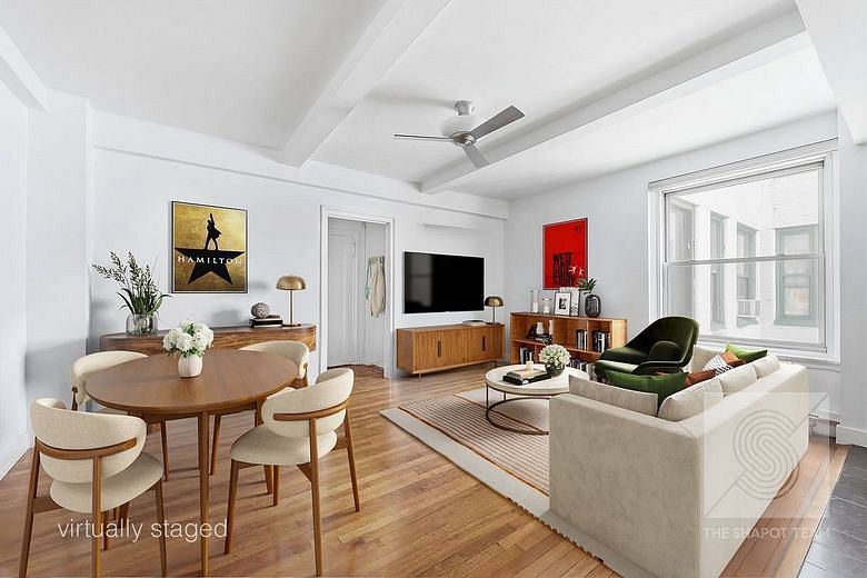 325 West 45th Street #816