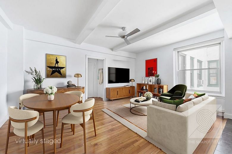 325 West 45th Street #816