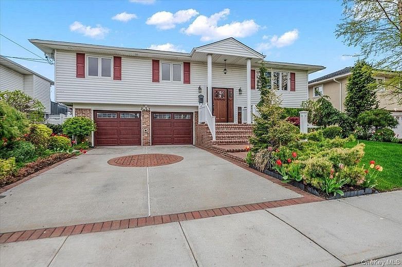 3251 Ocean Harbor Drive