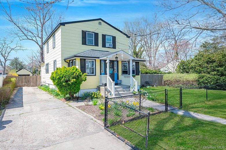 326 Litchfield Avenue