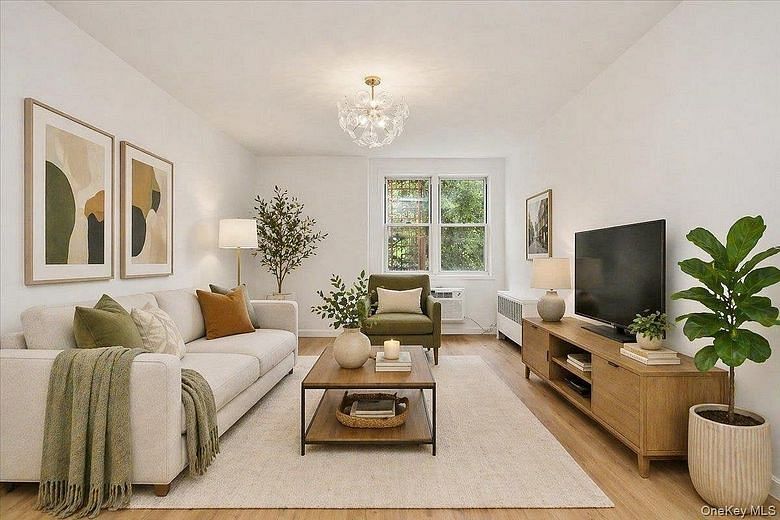 329 Palmer Terrace #1B