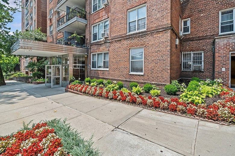 3299 Cambridge Avenue #8J