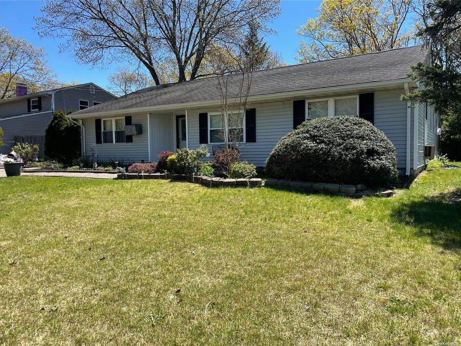 Image 1 of 16 for 28 Anne Drive in Long Island, Selden, NY, 11784
