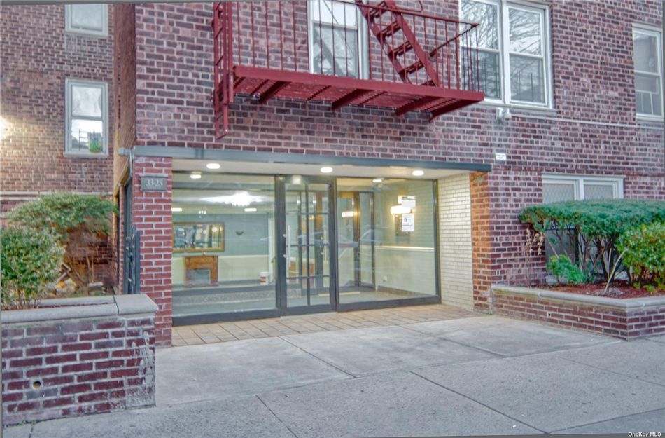 Image 1 of 17 for 33-25 90 Street #5A in Queens, Jackson Heights, NY, 11372