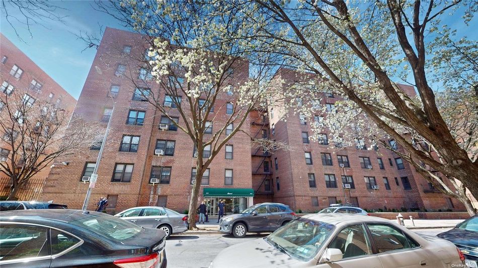 Image 1 of 18 for 33-26 92 Street #6W in Queens, Jackson Heights, NY, 11372
