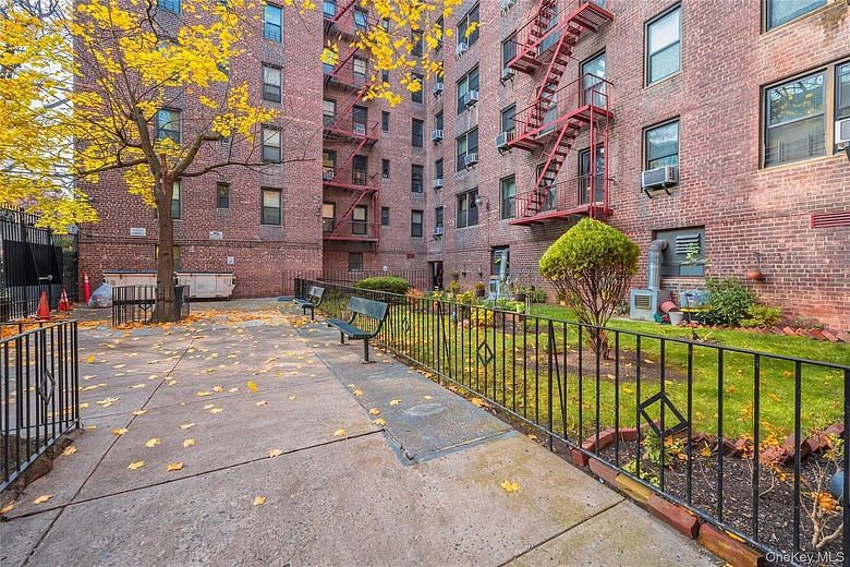 33-44 Junction Boulevard #2V