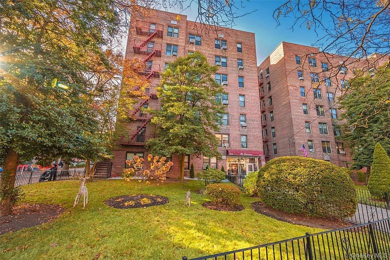 33-44 Junction Boulevard #2V