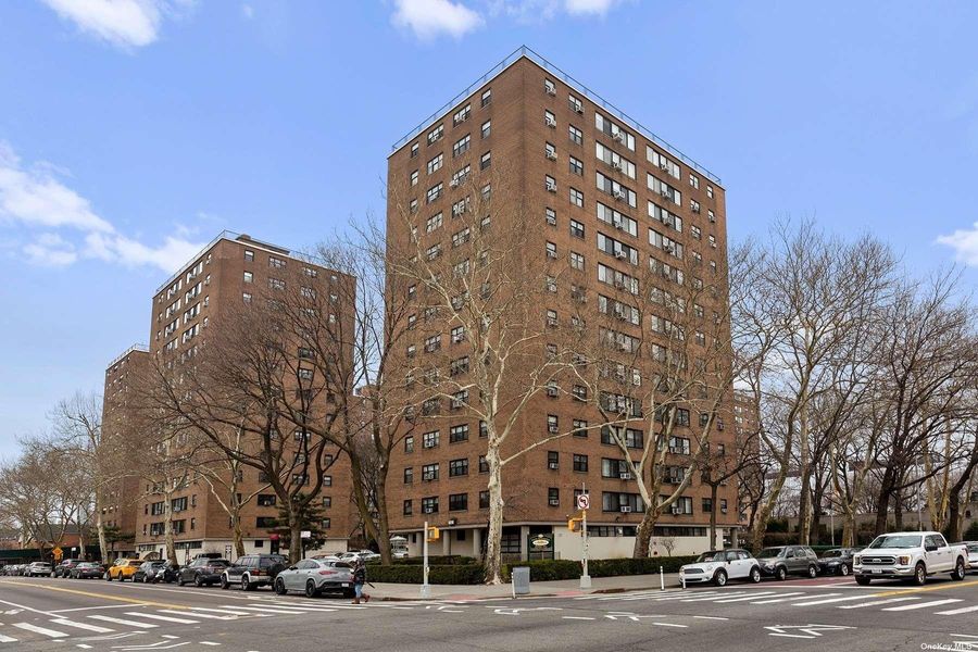 Image 1 of 19 for 33-68 21st St #3B in Queens, Long Island City, NY, 11106