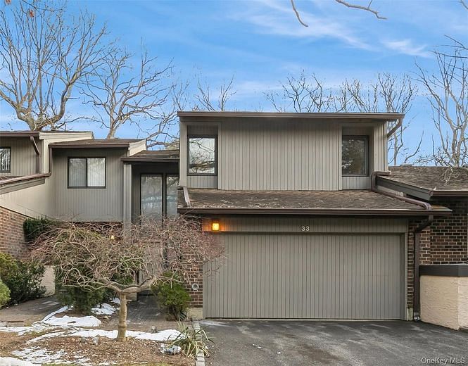 33 Club House Court #33