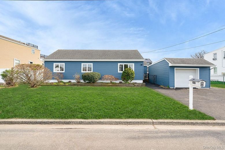 33 E. Seacrest Avenue