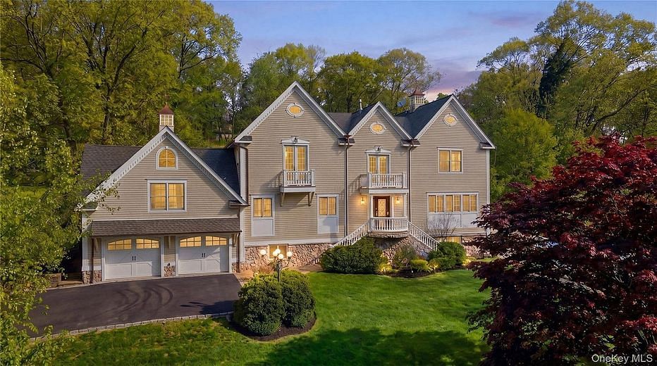 33 Greenbriar Drive