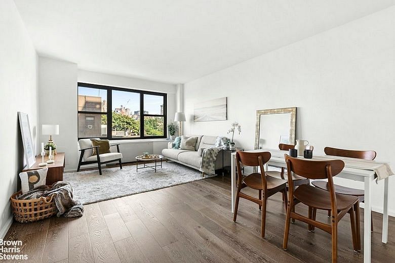 33 Greenwich Avenue #8H