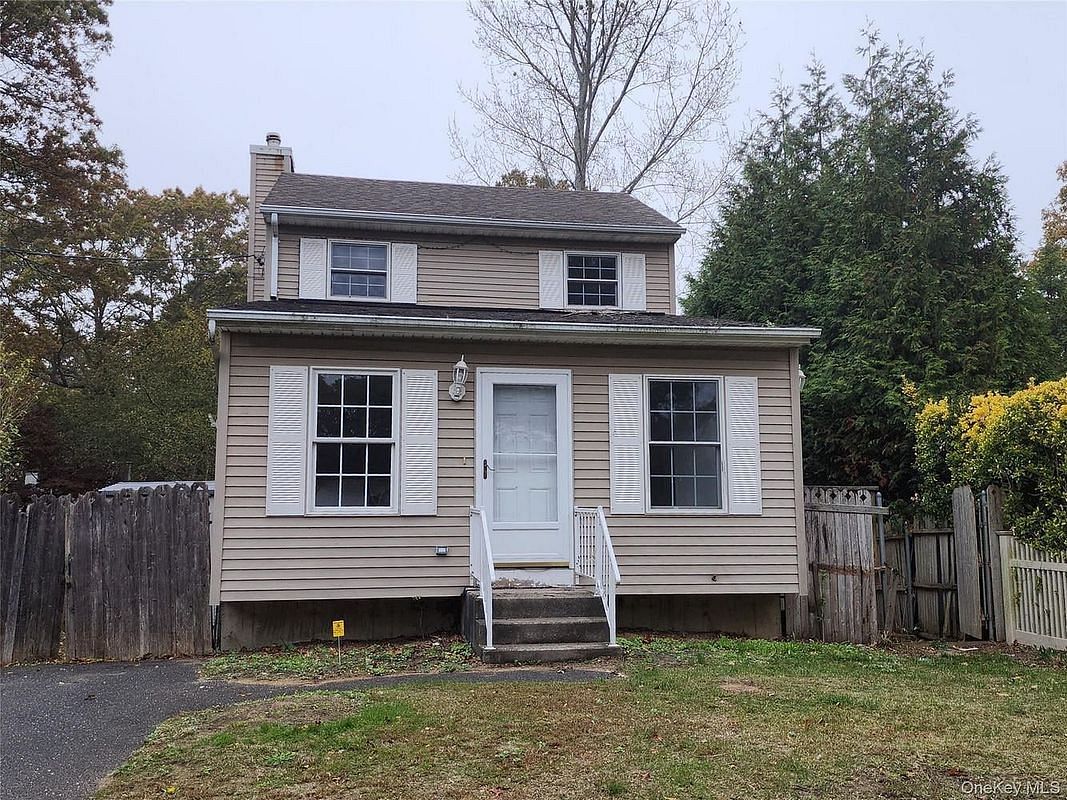 Image 1 of 11 for 33 Wood Avenue in Long Island, Mastic, NY, 11950