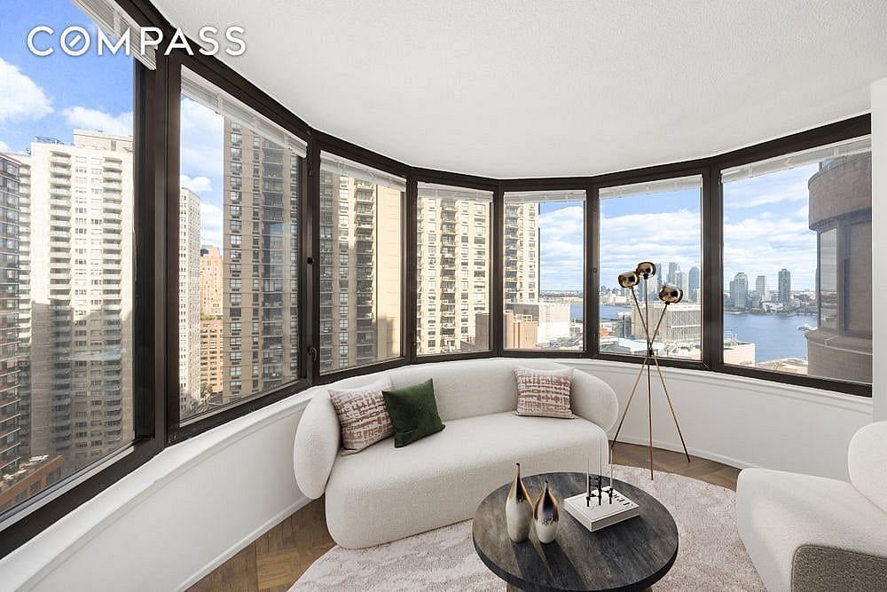 Image 1 of 11 for 330 East 38th Street #22H in Manhattan, New York, NY, 10016