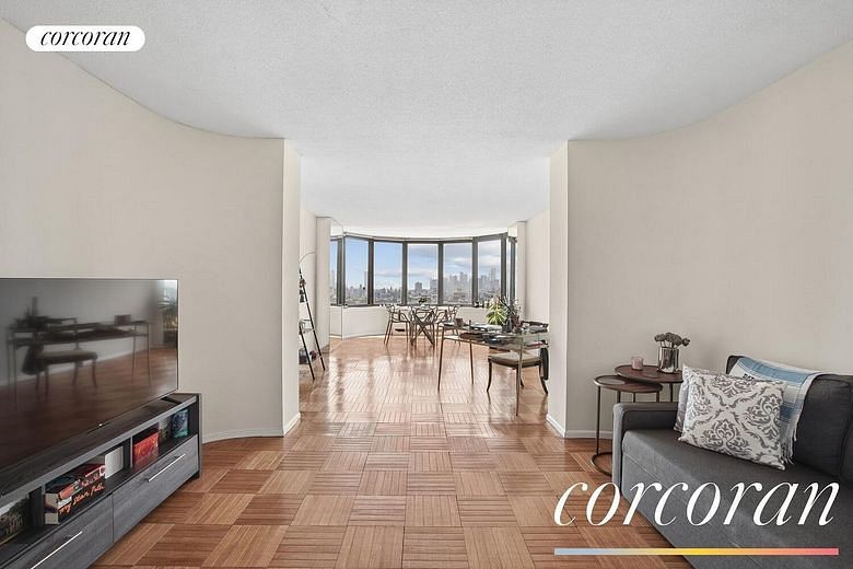 330 East 38th Street #42Q