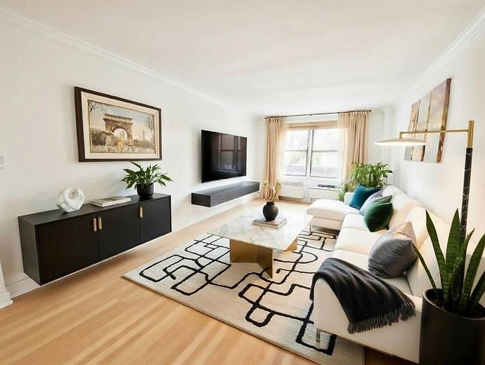 330 East 70th Street #6H