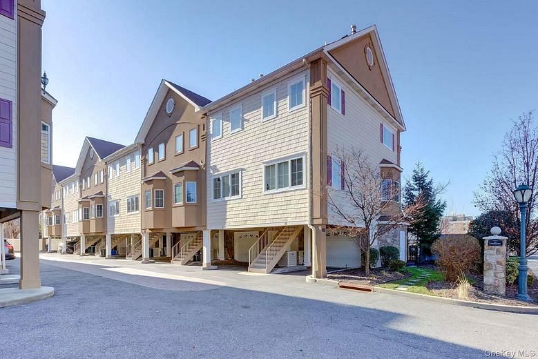 330 Maple Avenue #17