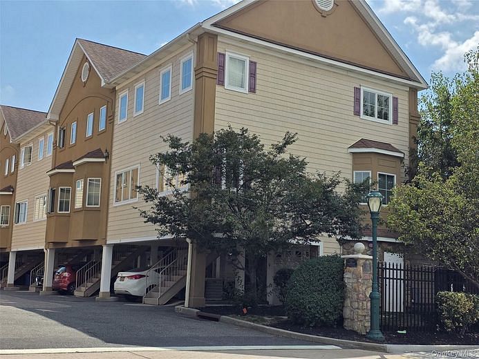 330 Maple Avenue #25