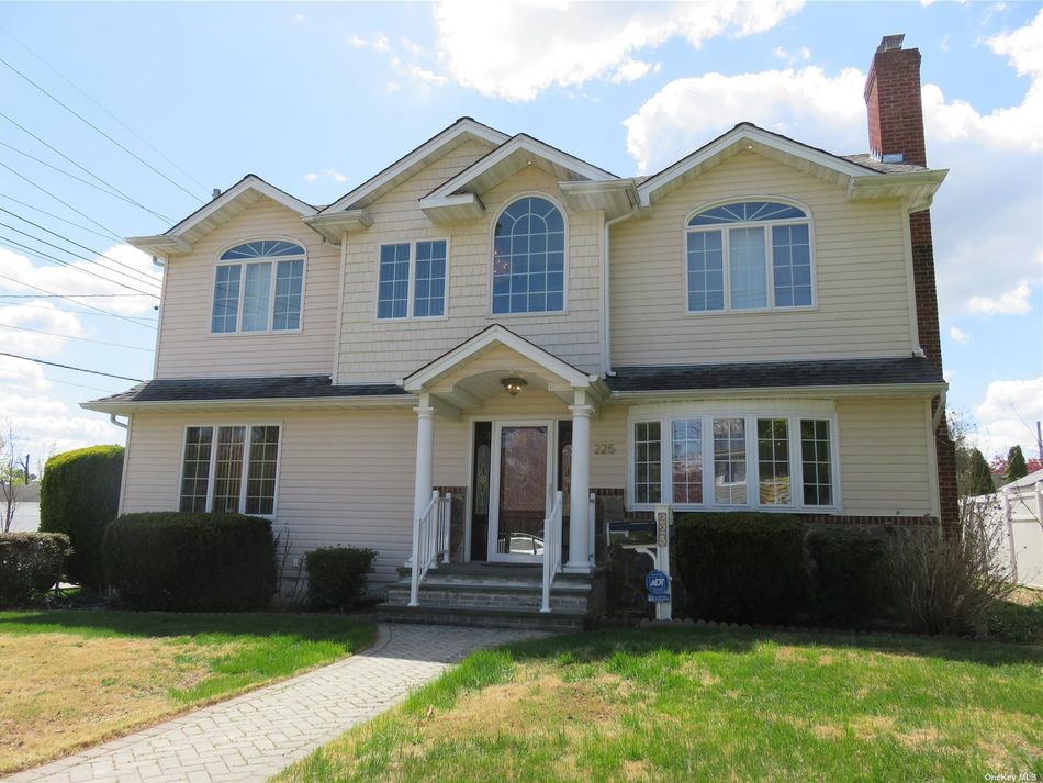 Image 1 of 31 for 225 Princess Street in Long Island, Hicksville, NY, 11801