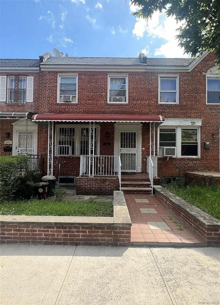 3316 Radcliff Avenue