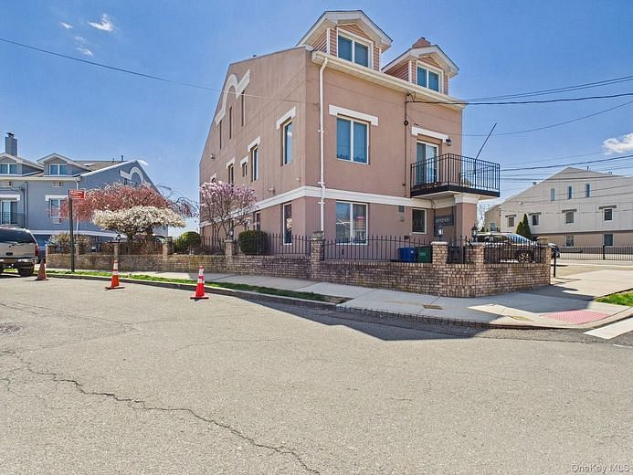 3318 Griswold Avenue