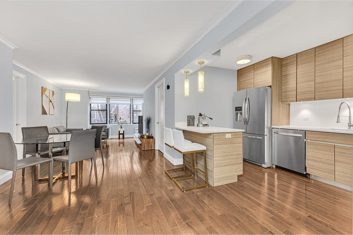 Image 1 of 20 for 333 East 34th Street #2M in Manhattan, New York, NY, 10016