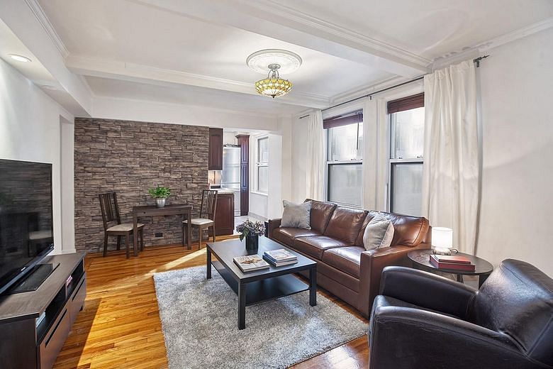333 East 43rd Street #504