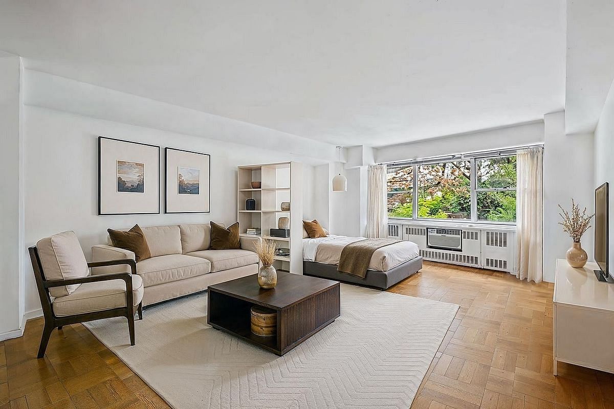 Image 1 of 10 for 333 East 46th Street #1D in Manhattan, New York, NY, 10017