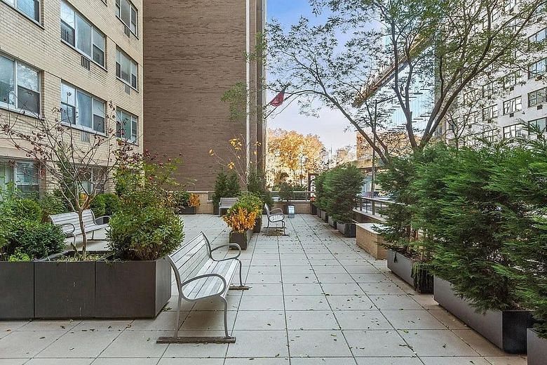 333 East 46th Street #4J
