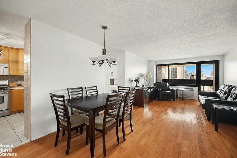 333 Pearl Street #18J