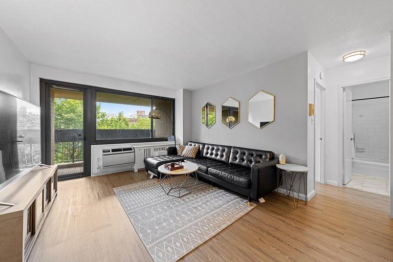 333 Pearl Street #6M