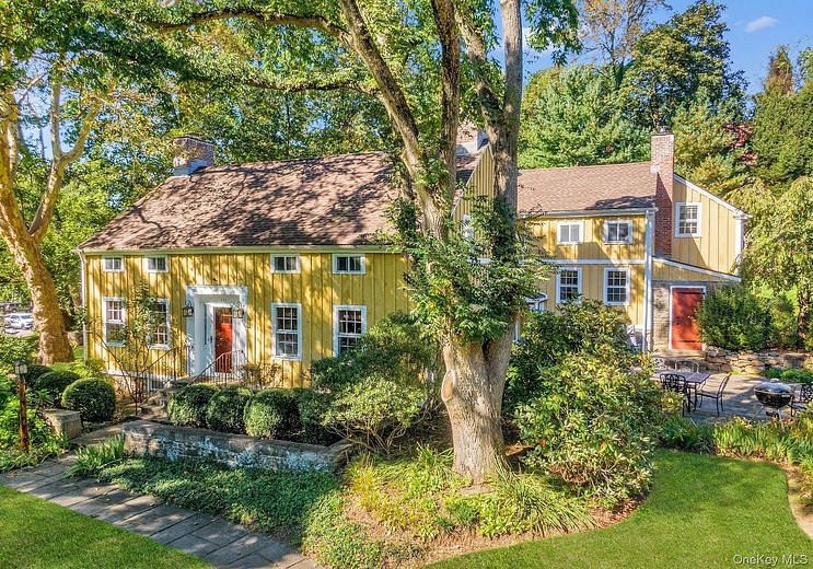 333 W Hartsdale Avenue