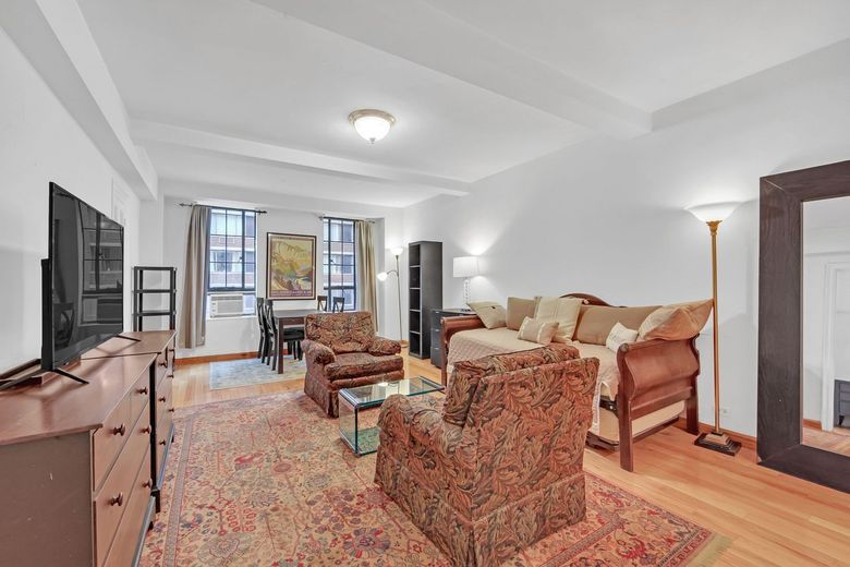 333 West 56th Street #4H