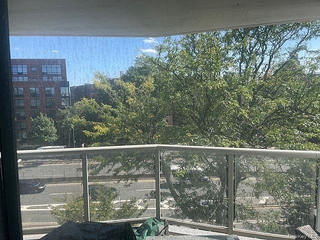 3333 Henry Hudson Parkway #5T