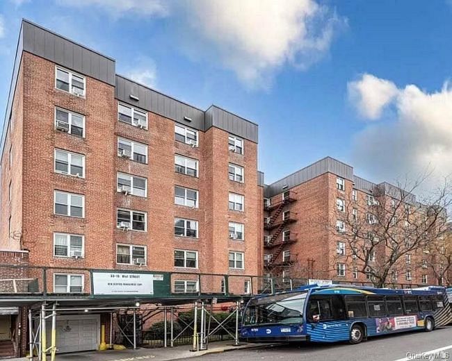 3335 81st Street #3B