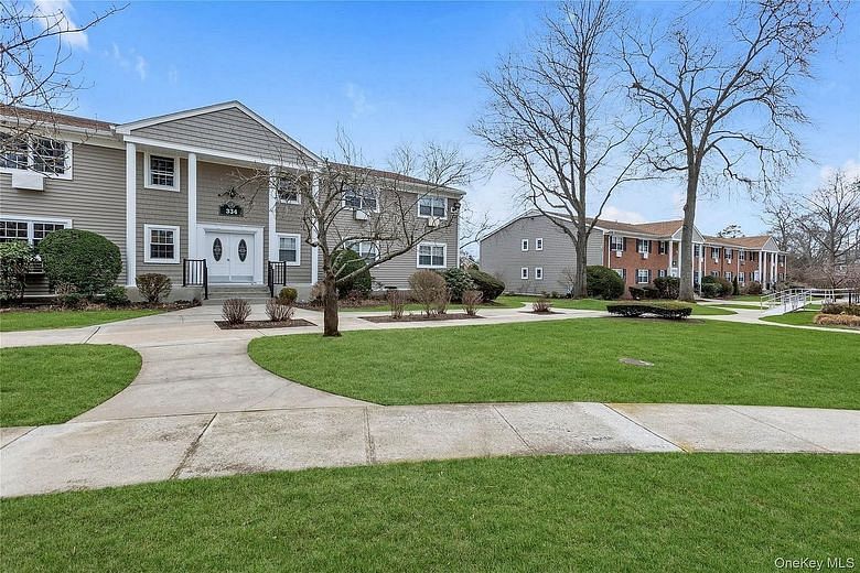 334 Lakeland Ave #4A