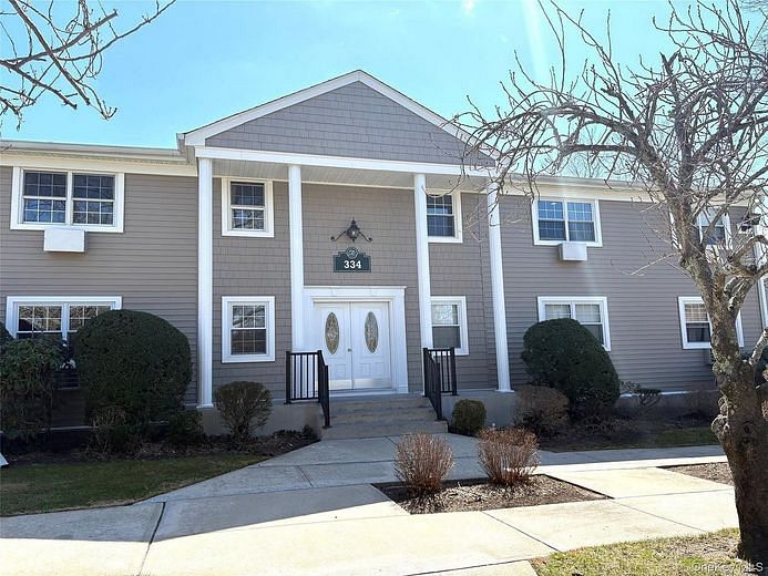 334 Lakeland Ave #4A
