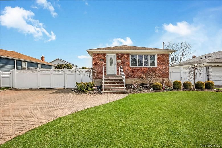 3341 Elliott Boulevard