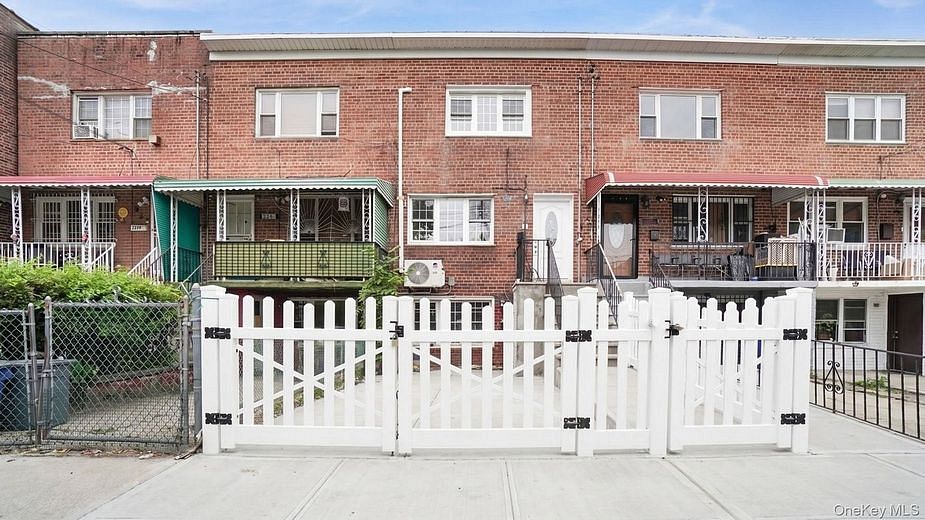 3343 Mickle Avenue
