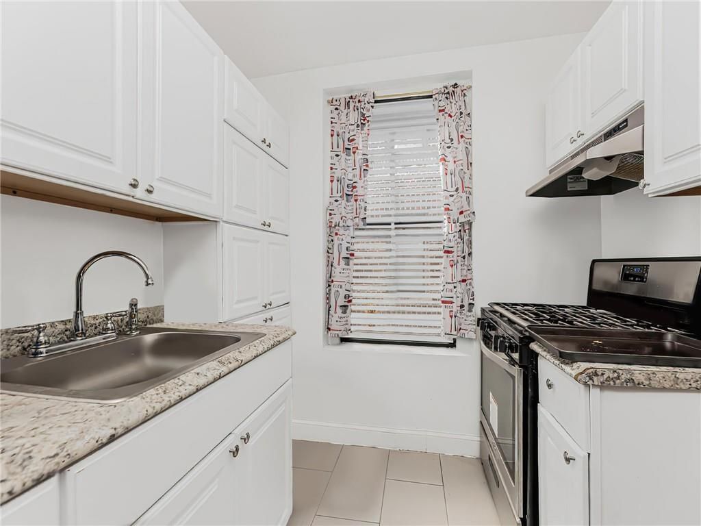 Image 1 of 12 for 335 E 209th Street #16 in Bronx, NY, 10467