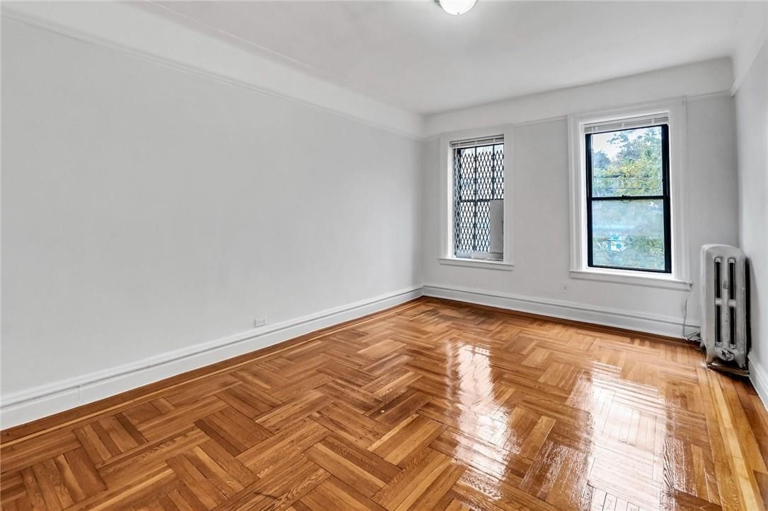 Image 1 of 17 for 335 E 209th Street #4 in Bronx, NY, 10467