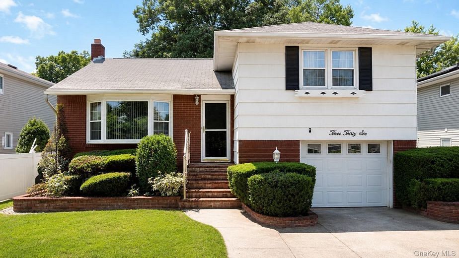 336 W Valley Stream Boulevard