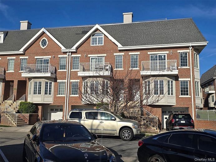 337 Park Crescent #A & B