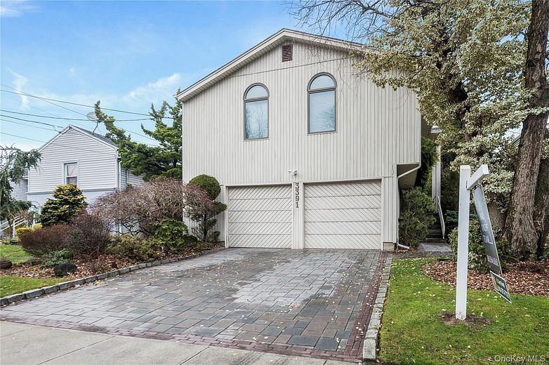 3391 Lawrence Avenue